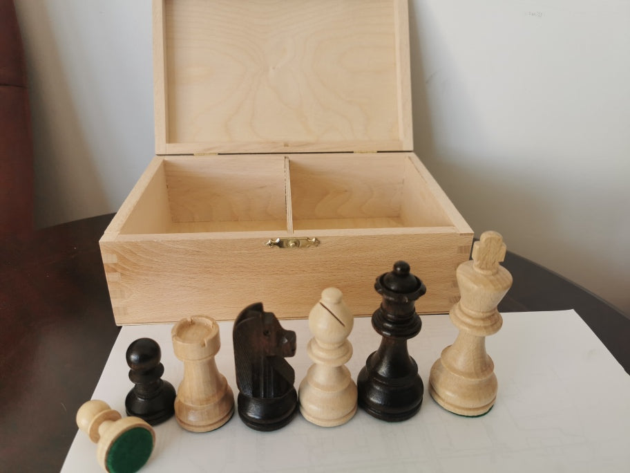 Holz-Schachfiguren mit Holzkasten Chess Tigers