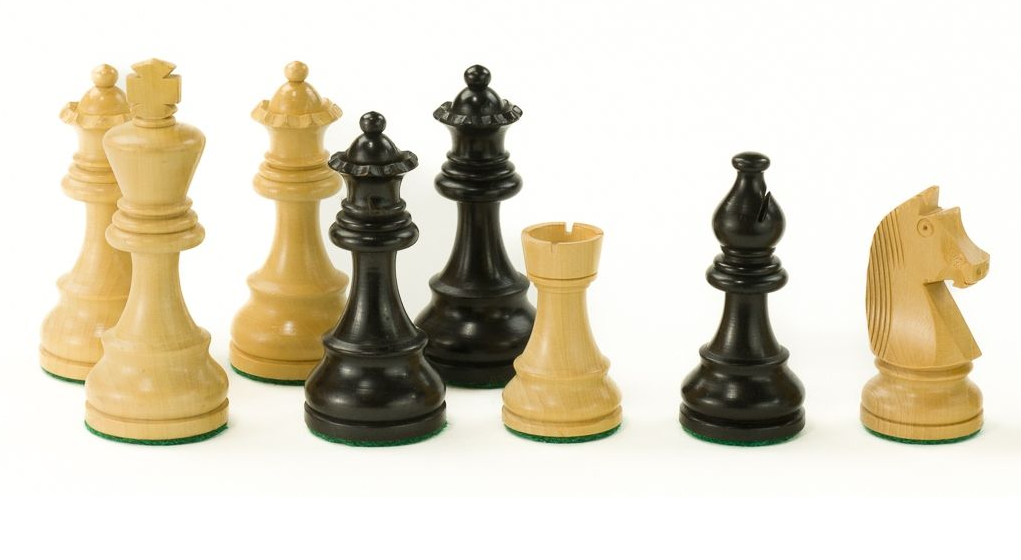 Schach-Set aus Kunststoff und Holz mit Stoffbeutel