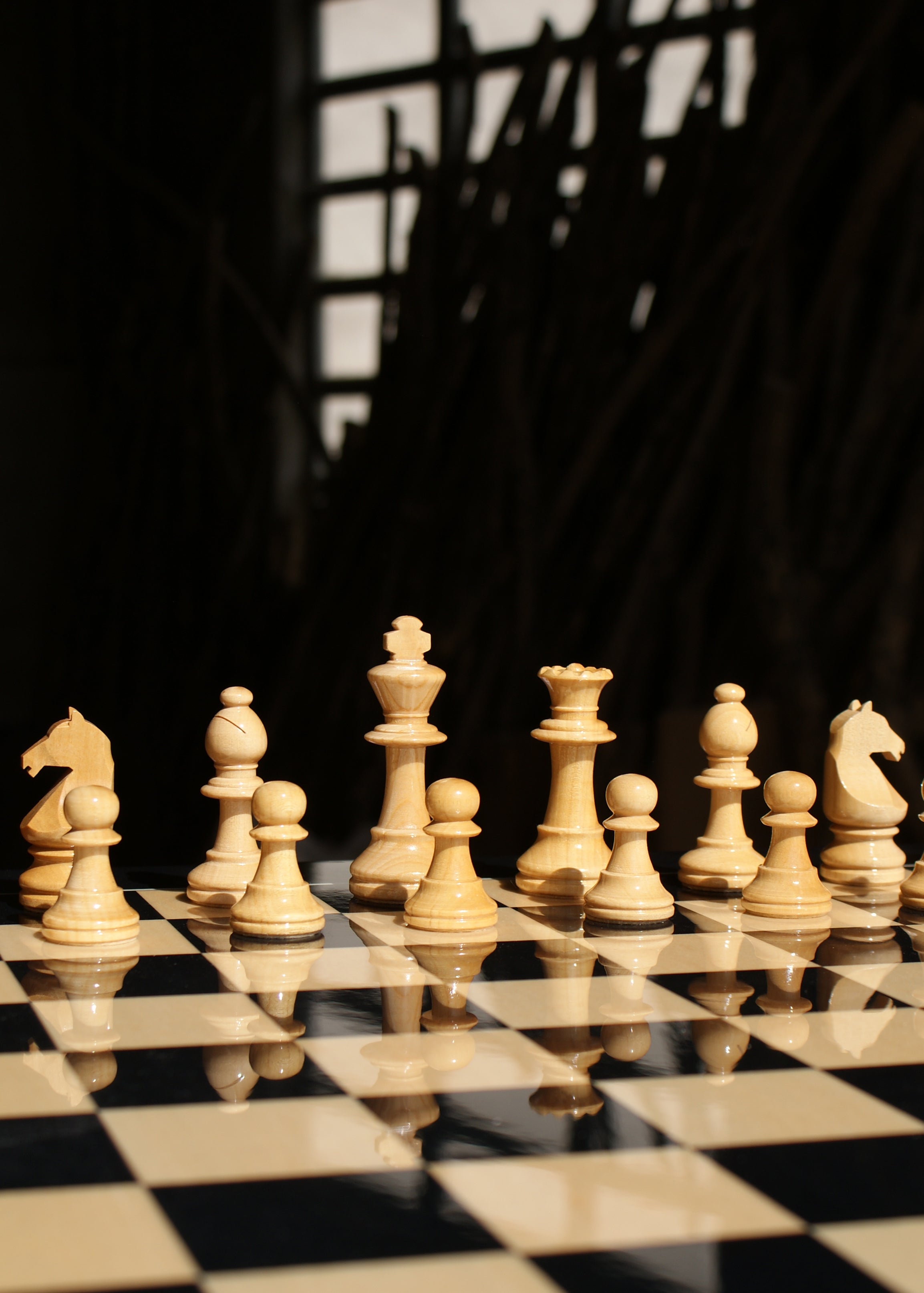 "Black Deluxe" wooden chess pieces Staunton Europe No.3 - glossy or matt